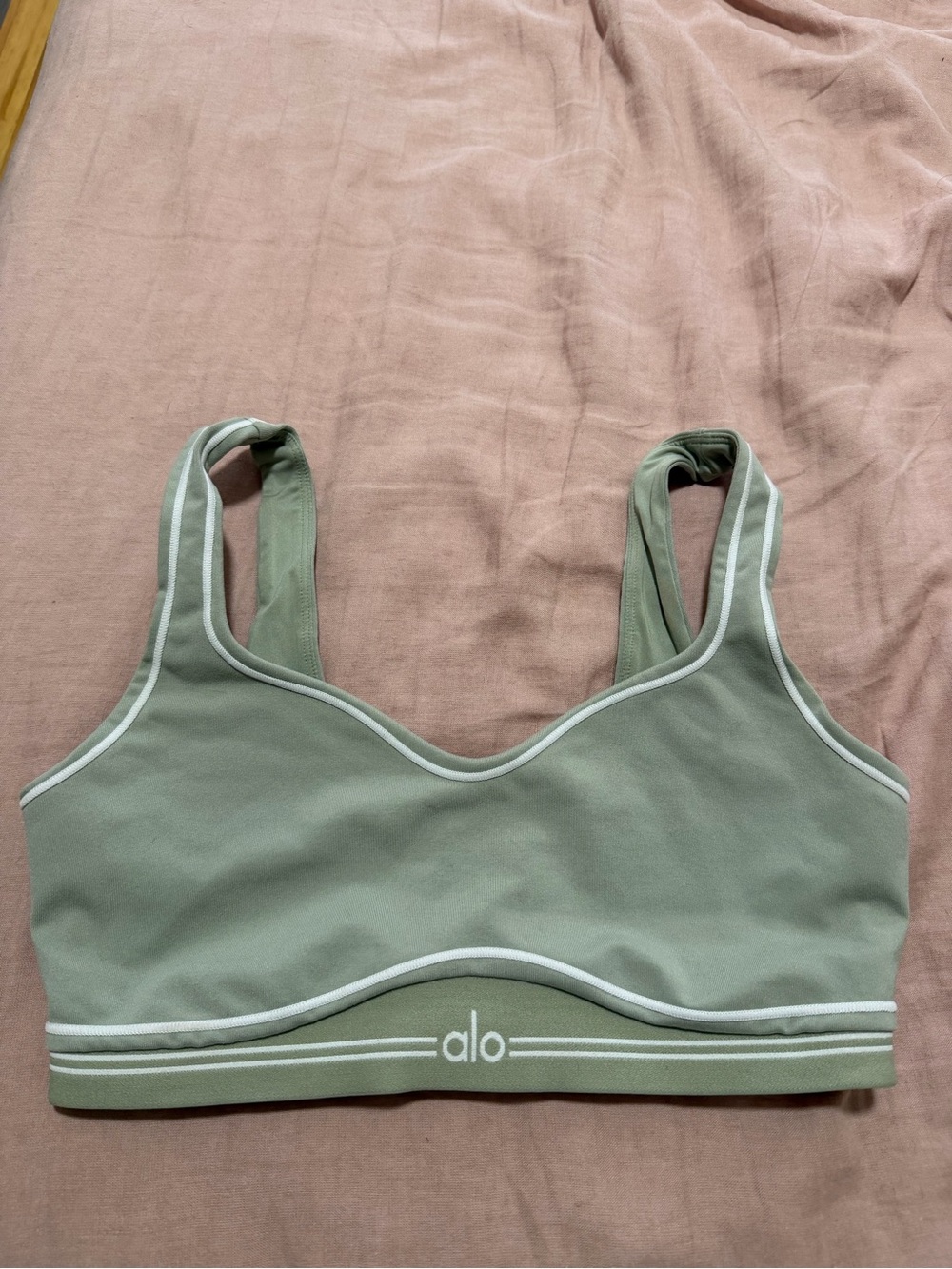 ALO Yoga Sage Green Seamless Light-Support Sports Bra with White Trim